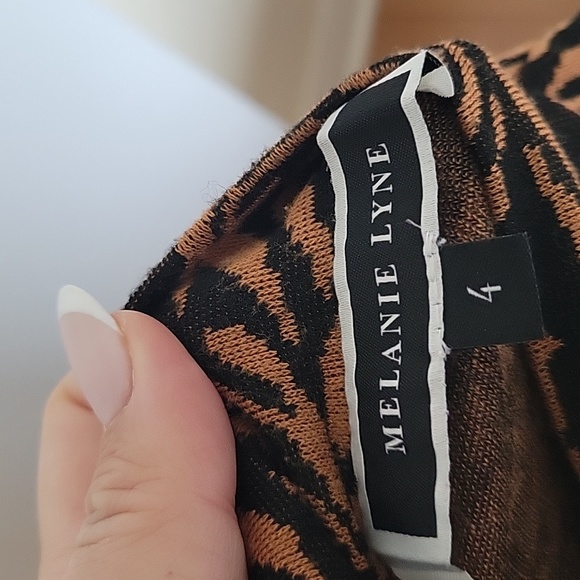 Melanie Lyne Sweater Dress, size 4 - Picture 2 of 3